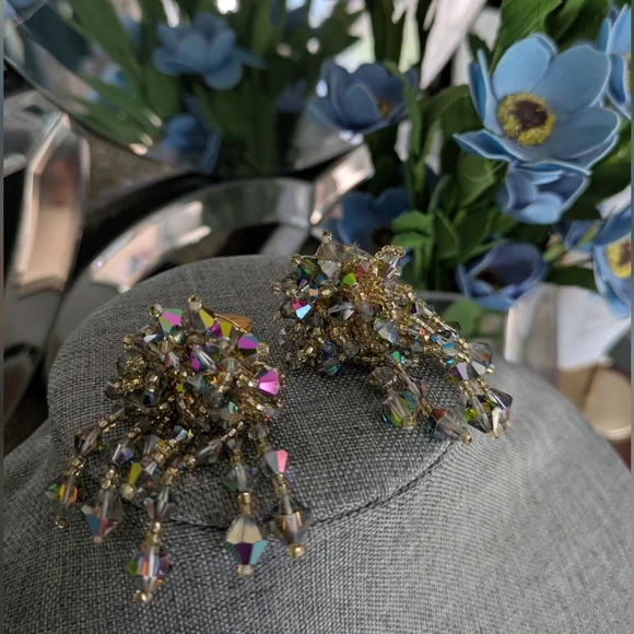 Vintage, Glam, Waterfall, faceted, sparkling Chandelier Drop Clip on Earrings - Picture 9 of 13